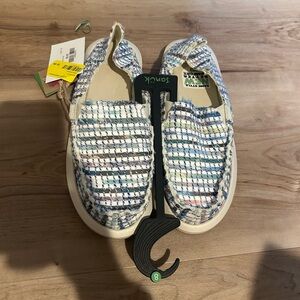 Sanuk women’s Multicolor Woven Slippers